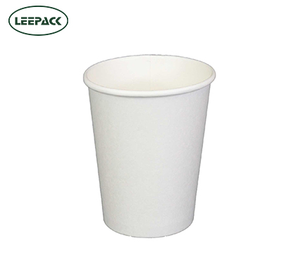 Vaso de papel blanco de pared simple